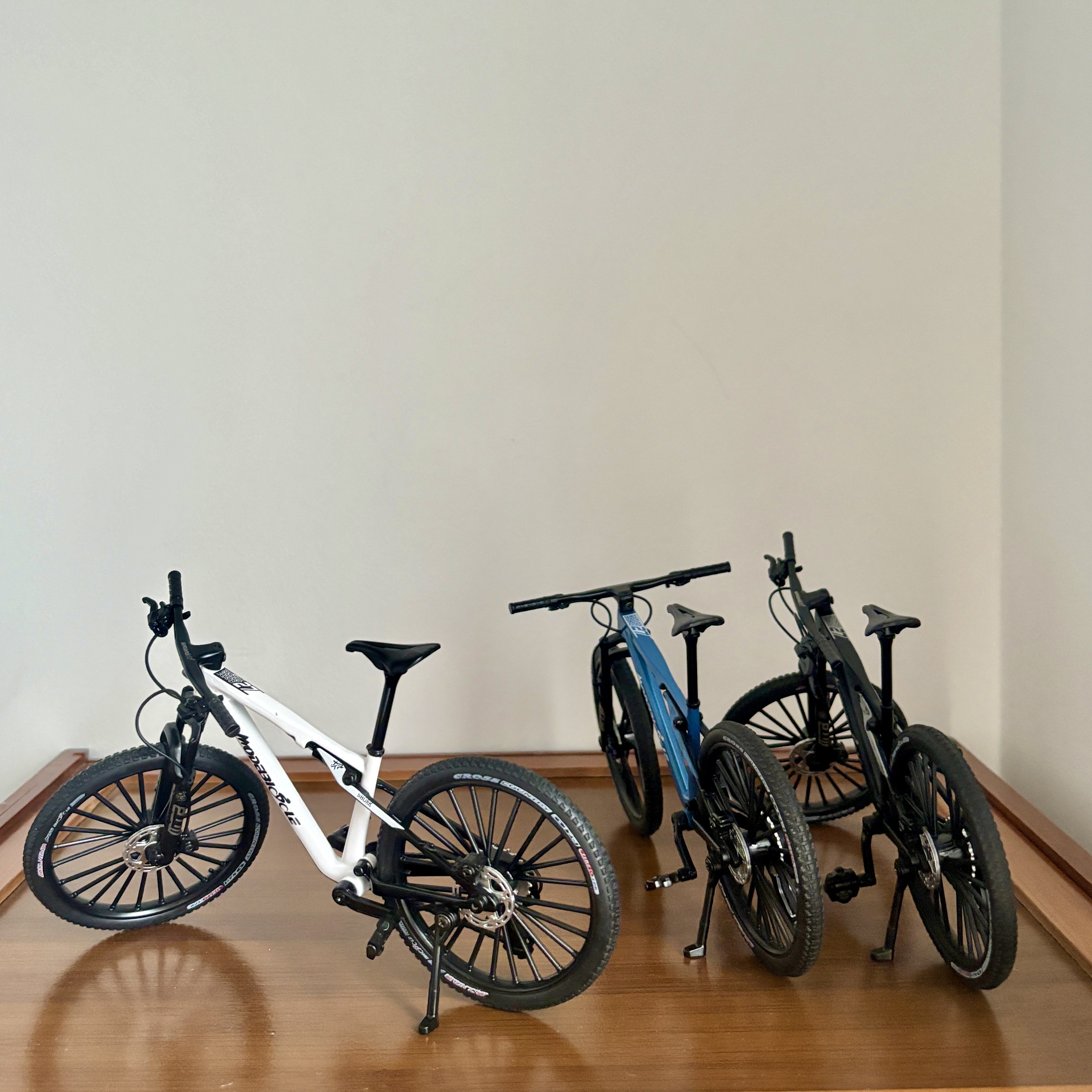 Mountain Biking Gifts - 1: 8 Mini Model Bicycle Alloy