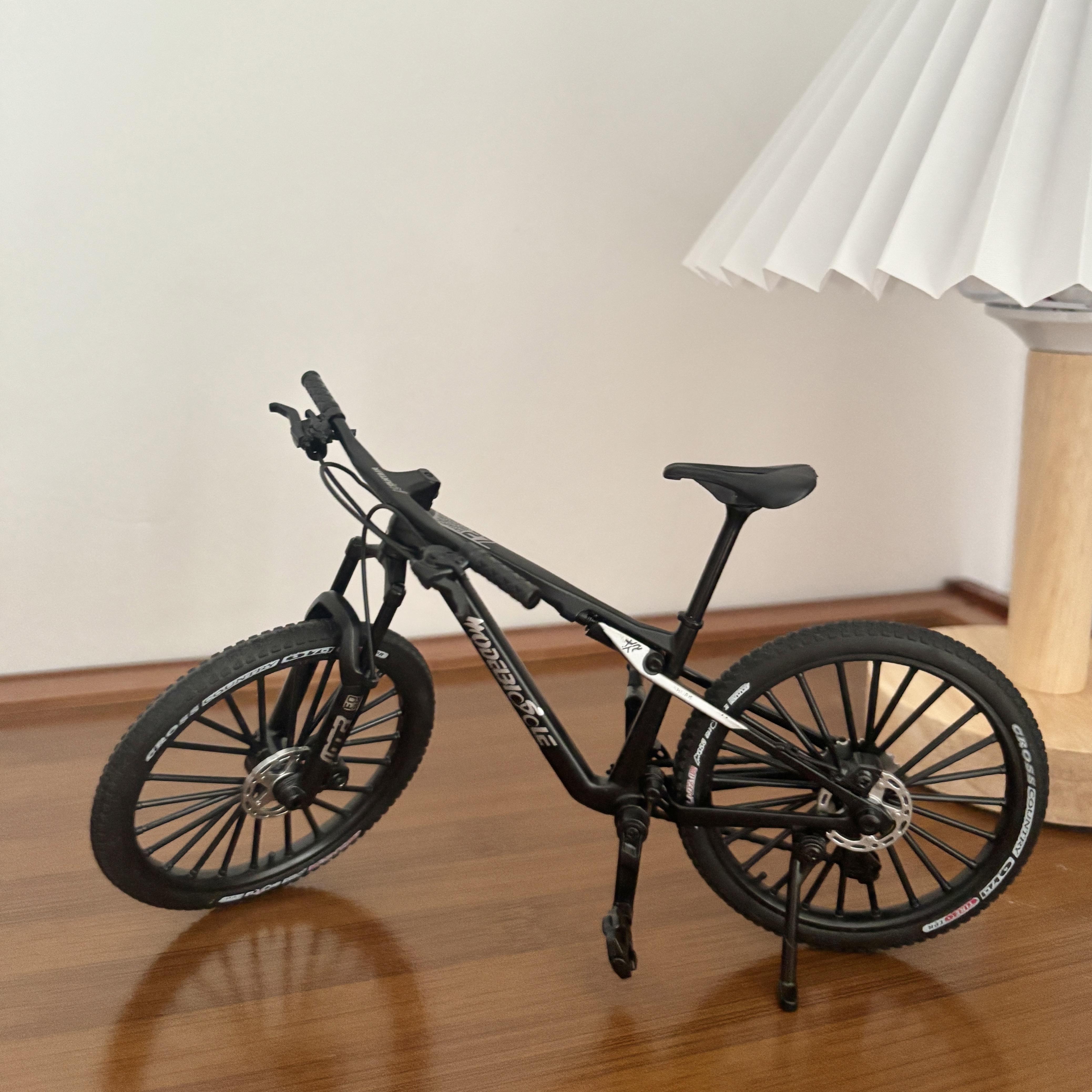 1: 8 Mini Model Bicycle Alloy  - Mountain Biking Gifts avis et prix